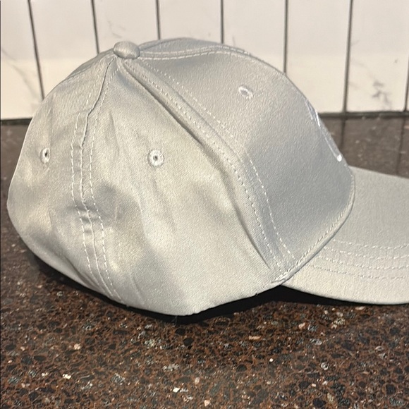 ZO Skin Health Sliver Cap *LIMITED EDITION*AUTH* unisex - Picture 5 of 6